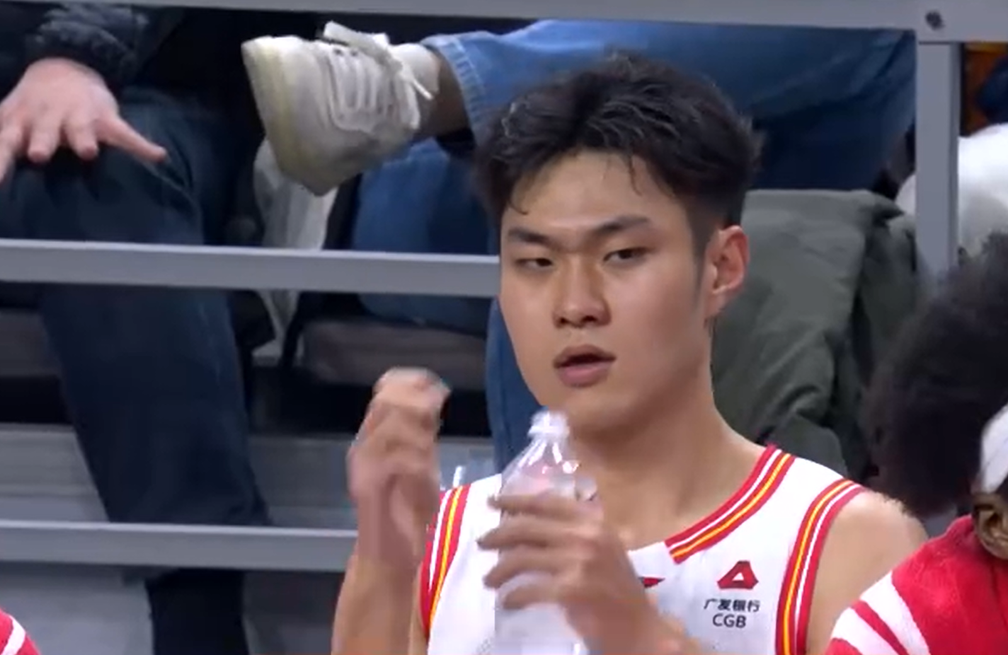 世界杯高清观看-深圳队锋线小将感恩杜锋：杜导水平CBA顶尖，教练会了我很多