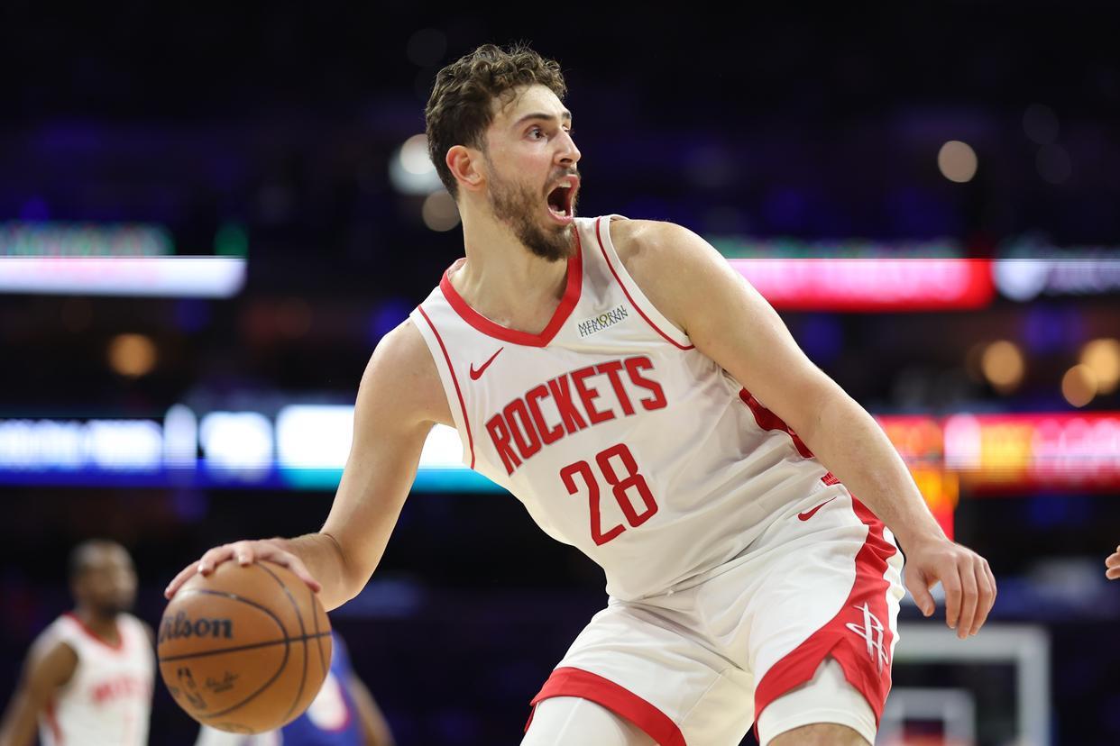 世界杯直播app安装-愿做火箭队第18人?32岁控卫自荐,愿联手申京+KD!底薪就能拿下