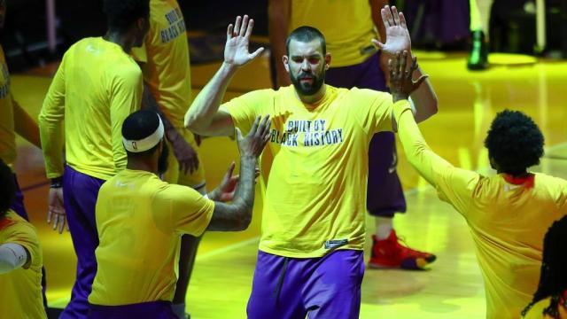 世界杯直播app安装-庄神首战受伤，小加倍感冷落  湖人赔了夫人又折兵