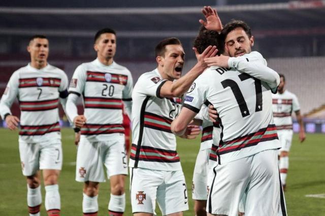 世界杯手机直播-没VAR 第94分钟好球不算 C罗怒掷袖标 主裁道歉