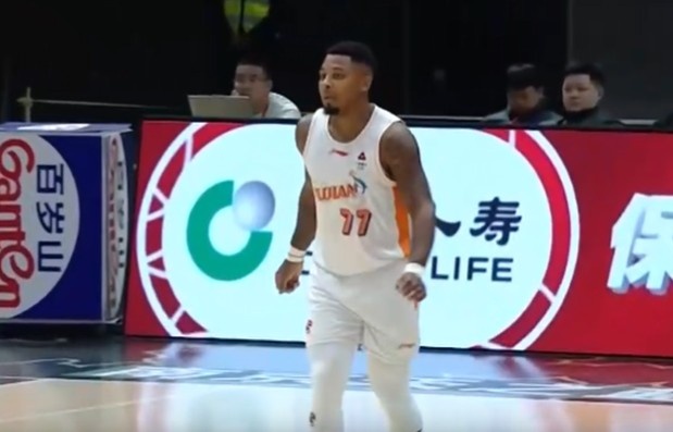 世界杯直播app安装-超级得分手!皮特森半场15分钟 9中5&罚球7中7砍下20分4板3助