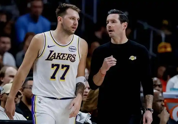 世界杯手机直播-下课?雷迪克下课湖人?尘埃落定,东契奇被换下,谁注意他反应|詹姆斯|奥斯汀-里弗斯|卢卡-东契奇|洛杉矶湖人队|JJ-雷迪克_新浪体育_新浪新闻